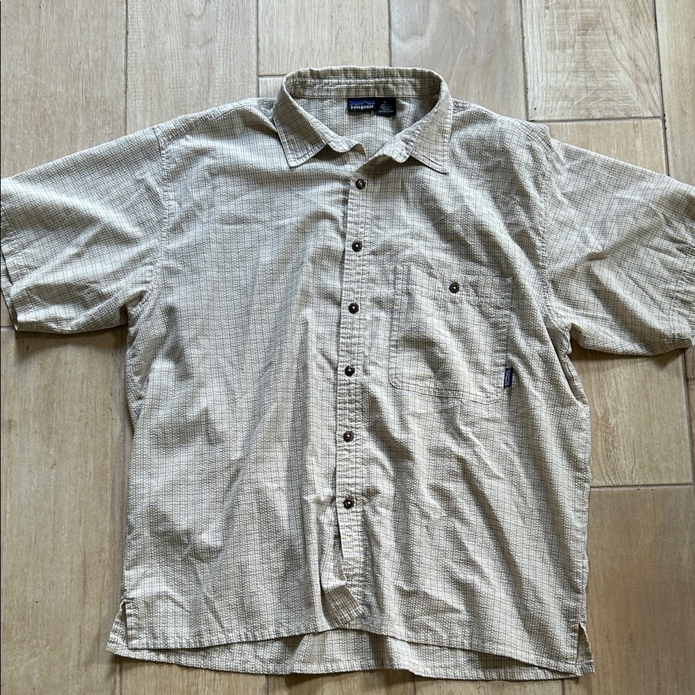 Patagonia Men's Tan Casual Button-Down Shirt
